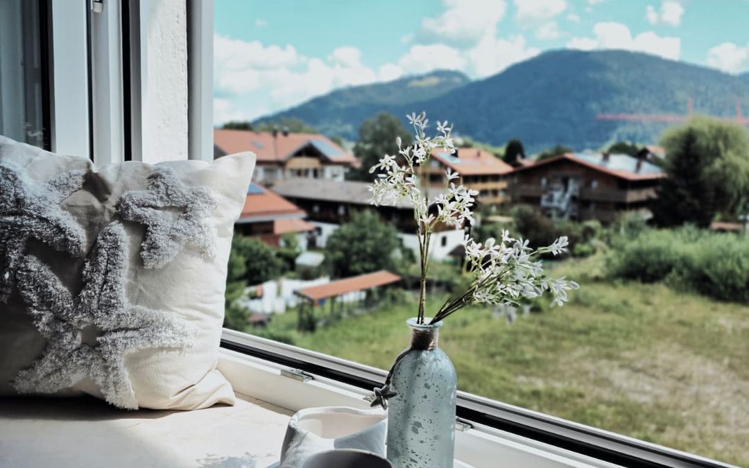Ferienwohnung, Ausblick auf Berge und Ort